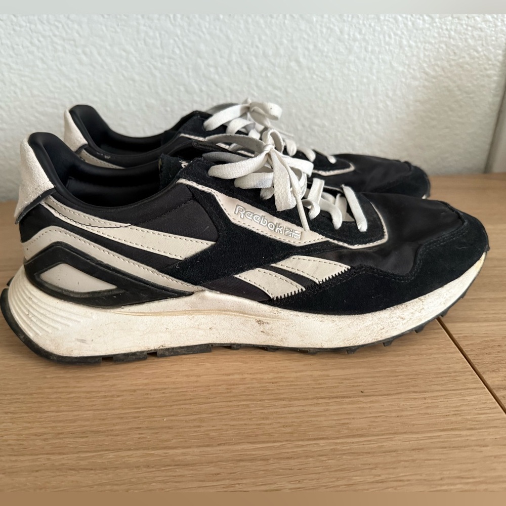 Reebok Men's Black and White Legacy